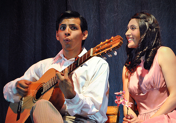 <b>Diseño de  vestuario,  iluminación  y  escenografía.</b><br>Abril-  septiembre  2012,  Casa  de  Ondas,  Teatro barEl  Vicio,  Trolebús El  Foro,  Teatro  7  Sur, Foro Margules. Ciudad de México. 